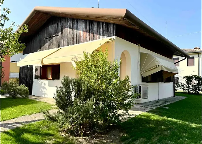 Casa Degli Albicocchi - Near Venice - Whole House With Garden And Free Prkg