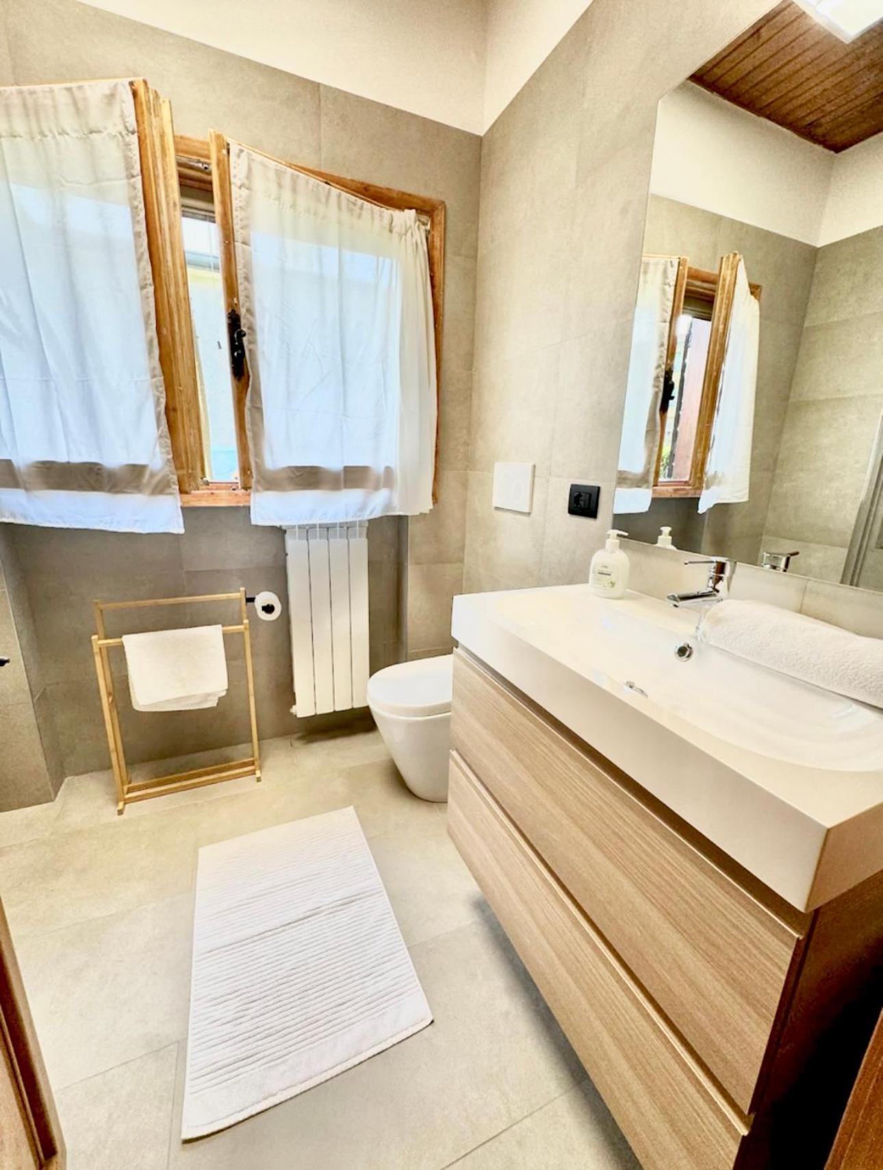 Casa Degli Albicocchi - Near Venice - Whole House With Garden And Free Prkg Holiday home Spinea